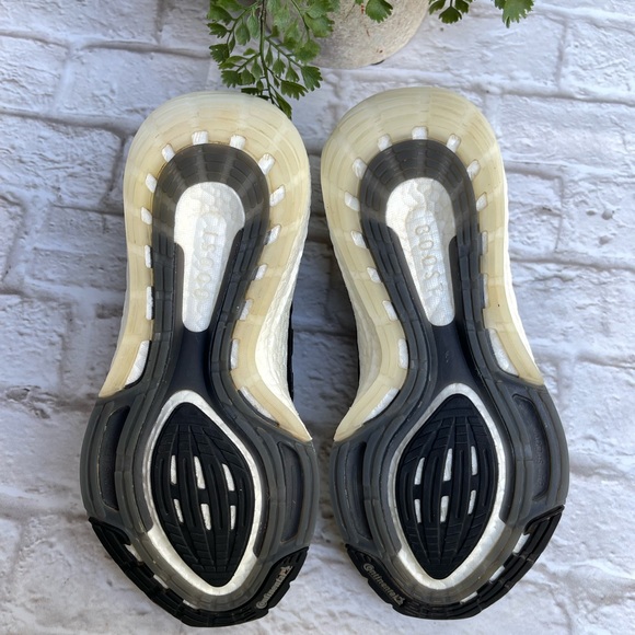 ADIDAS ultraBOOST 21 women size 8 - Picture 9 of 9